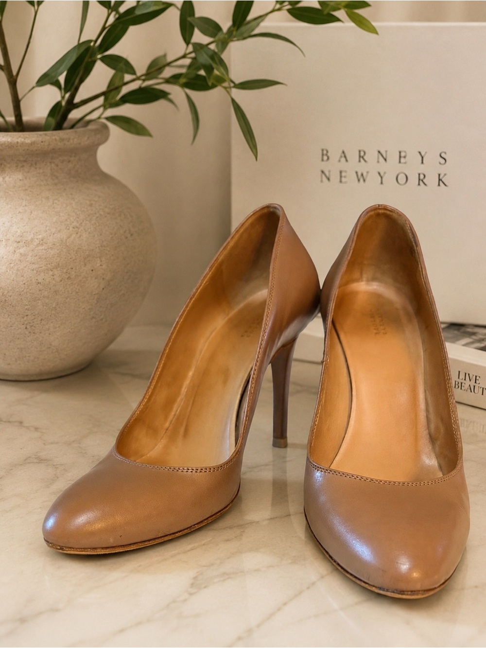 Taupe Nude Leather Heels Made in Italy by Barneys New York EU Sz 35.5 US Sz 5.5